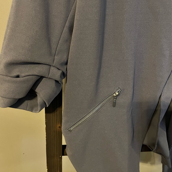 Lavender suit jacket size large - Picture 2 of 4